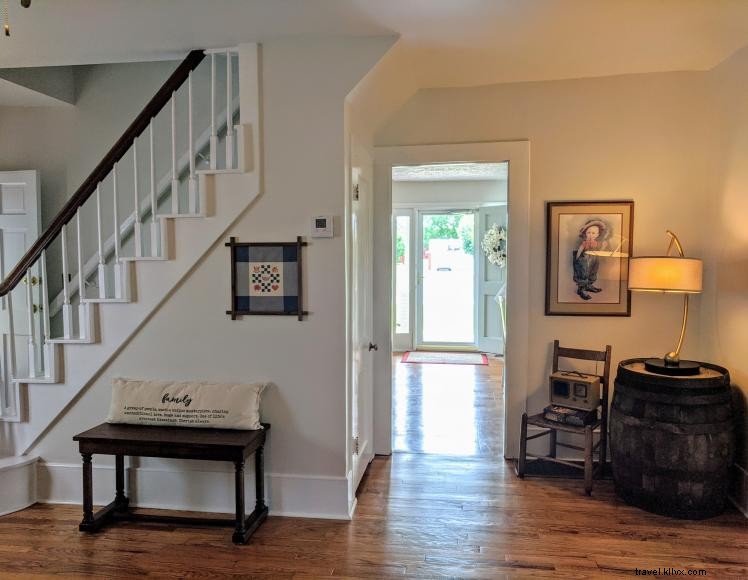 Gran s Place: Historic Family Farmhouse Retreat on 13 Acres Near Lake Cumberland