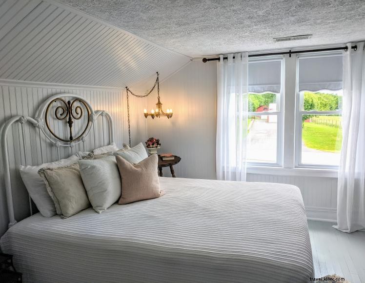 Gran s Place: Historic Family Farmhouse Retreat on 13 Acres Near Lake Cumberland