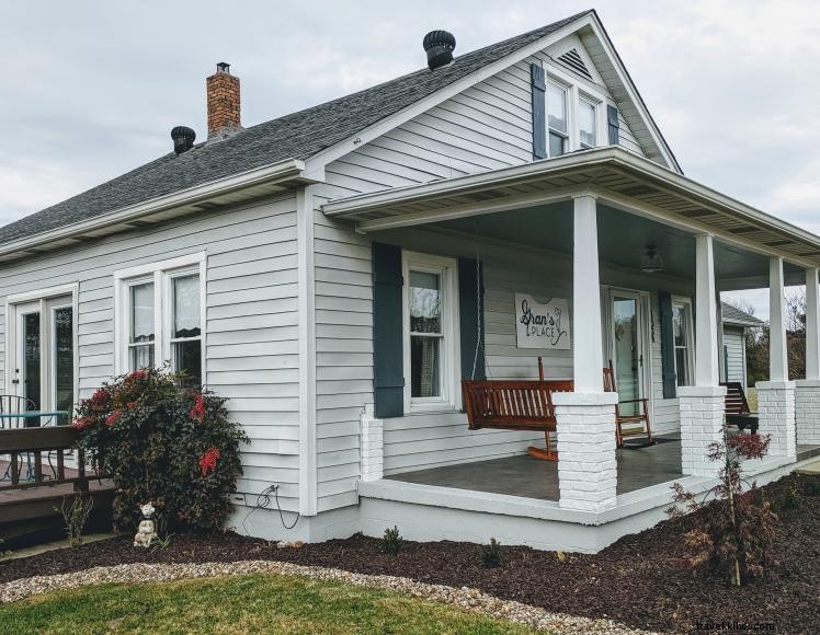 Gran s Place: Historic Family Farmhouse Retreat on 13 Acres Near Lake Cumberland