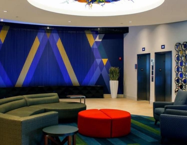 Holiday Inn Express & Suites Louisville Downtown – Modern Comfort & Prime Location