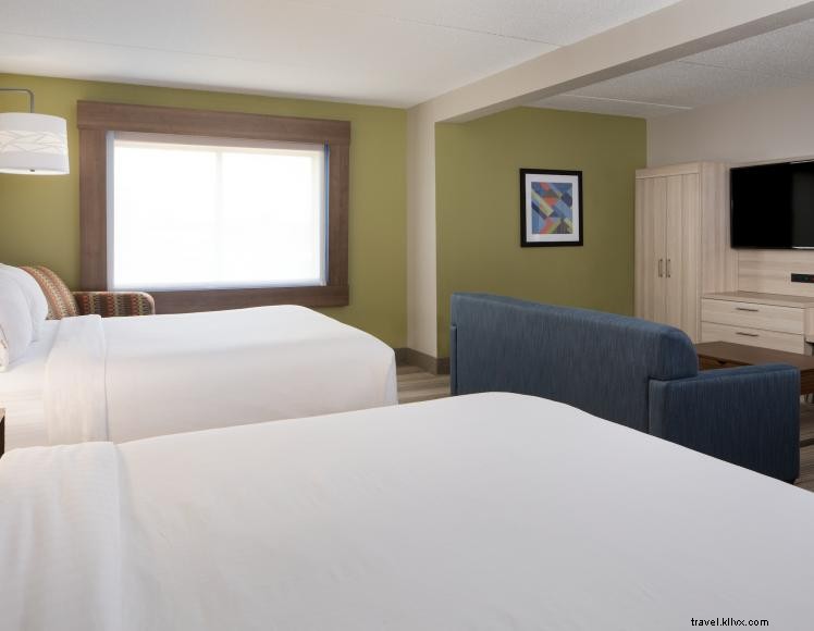 Holiday Inn Express & Suites Louisville Northeast – Modern Comfort & Prime Location