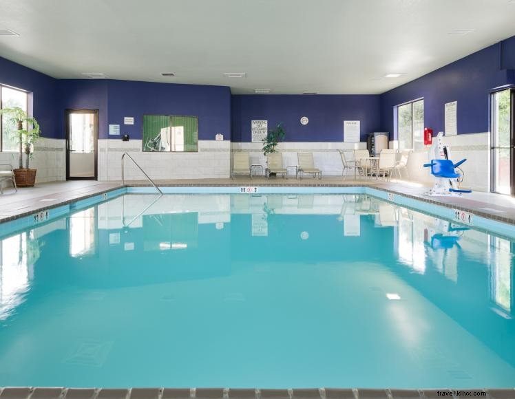 Holiday Inn Express & Suites Louisville Northeast – Modern Comfort & Prime Location