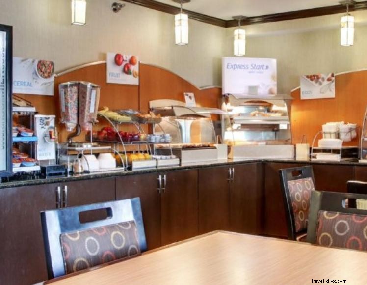 Holiday Inn Express Oak Grove – Comfort & Convenience Near Fort Campbell