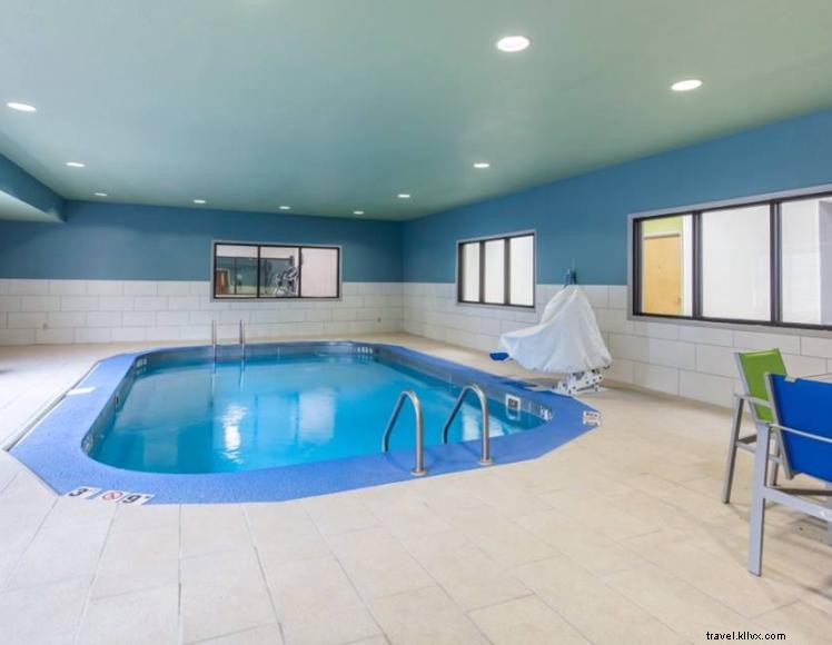 Holiday Inn Express Henderson – Award‑Winning Comfort, Indoor Pool & Spa