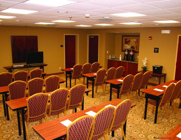 Hampton Inn & Suites – Murray, KY | 72 Rooms & Full Amenities