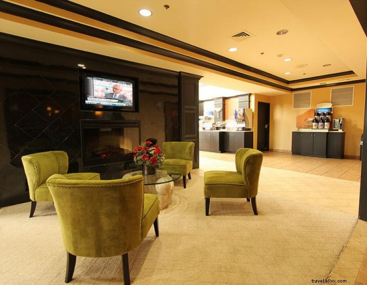 Holiday Inn Express & Suites Shelbyville – Modern Comfort & Convenient Location