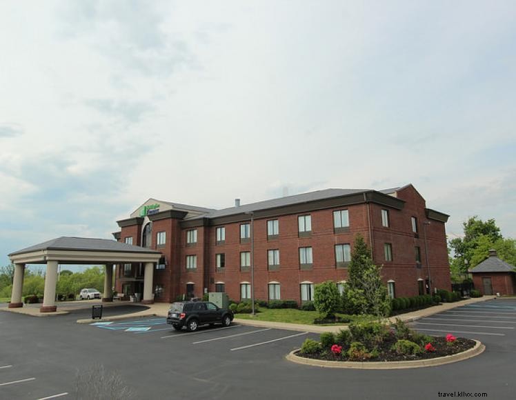 Holiday Inn Express & Suites Shelbyville – Modern Comfort & Convenient Location