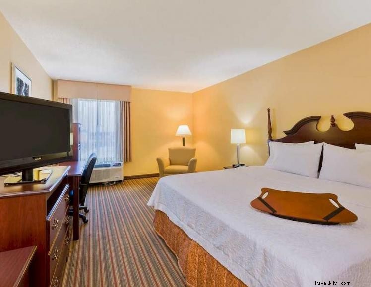 Hampton Inn South Owensboro – Comfortable Stay with Pool and Meeting Space