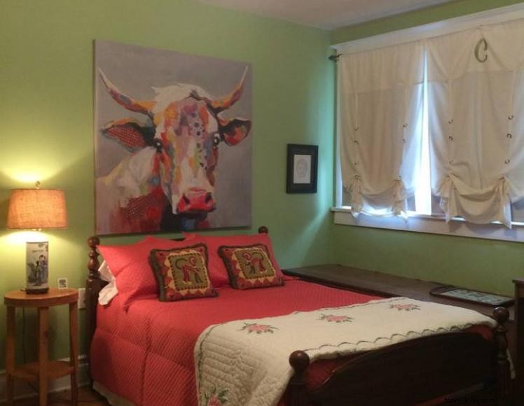 Historic Downtown Winchester Home – Quiet Suburban Retreat on Main Street