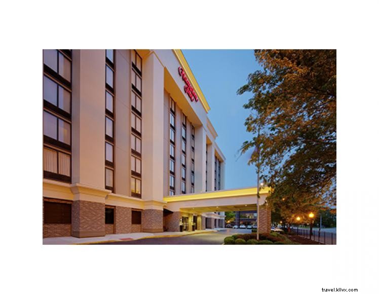 Hilton Garden Inn Louisville Airport – 210 Rooms, Indoor Pool & 8,500‑sq‑ft Banquet Space