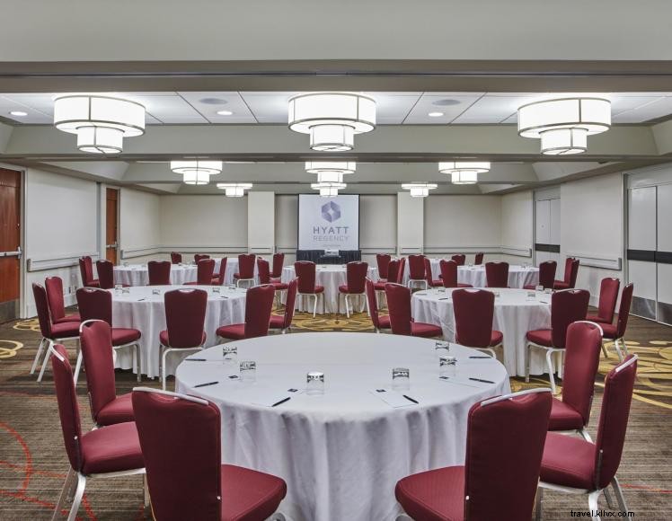 Hyatt Regency Lexington – Premier Luxury for Business & Family Travelers