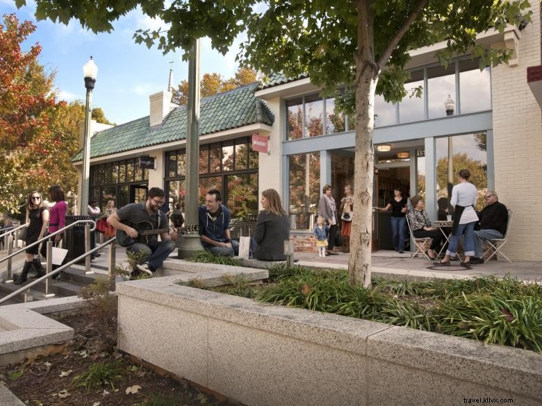 Discover Decatur: Walkable 4‑sq‑mile Hub of Dining, Culture & Family Events