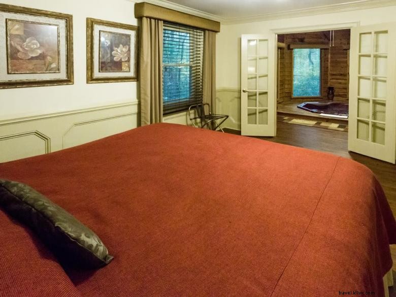 Forrest Hills Resort: Luxury Cabins & Scenic Adventures