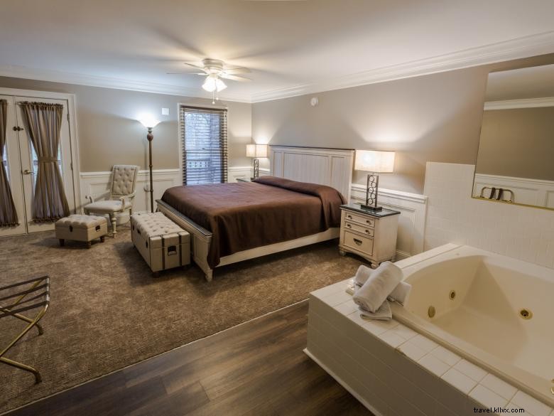 Forrest Hills Resort: Luxury Cabins & Scenic Adventures