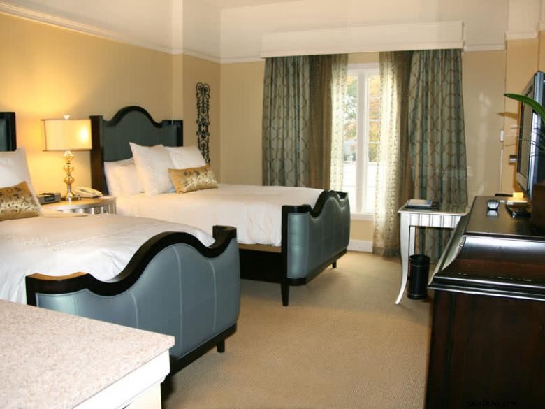 Château Elan Inn – Luxury Lodge & Winery Retreat