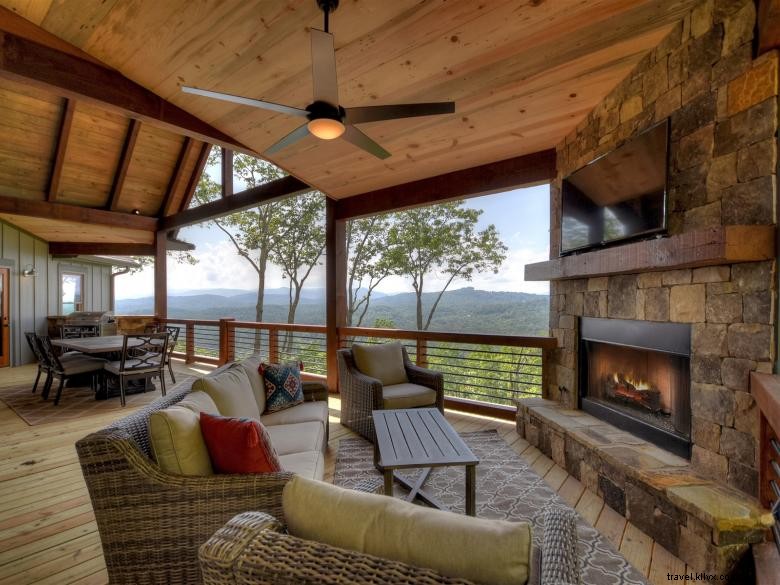 Southern Comfort Cabins: Premium Mountain Retreats in Blue Ridge, GA