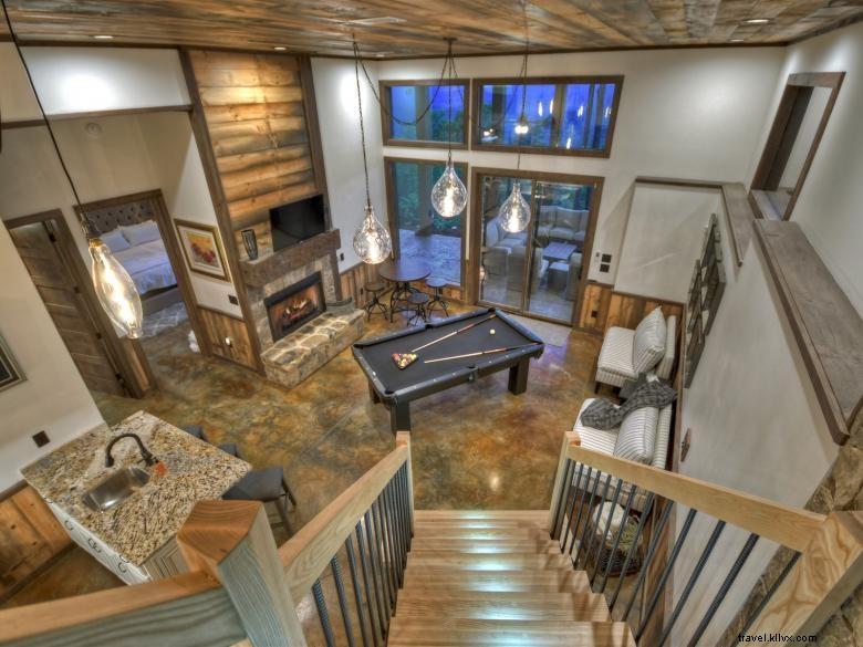 Southern Comfort Cabins: Premium Mountain Retreats in Blue Ridge, GA