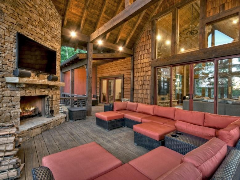 Southern Comfort Cabins: Premium Mountain Retreats in Blue Ridge, GA