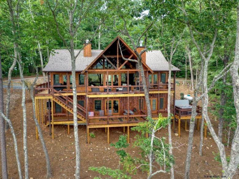 Southern Comfort Cabins: Premium Mountain Retreats in Blue Ridge, GA