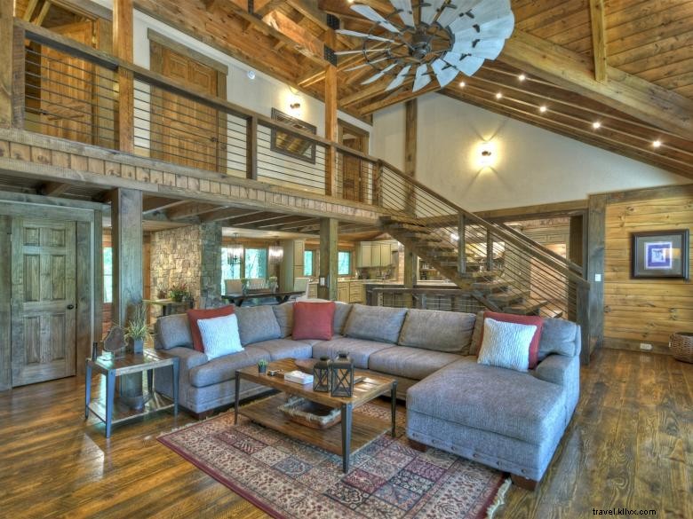 Southern Comfort Cabins: Premium Mountain Retreats in Blue Ridge, GA