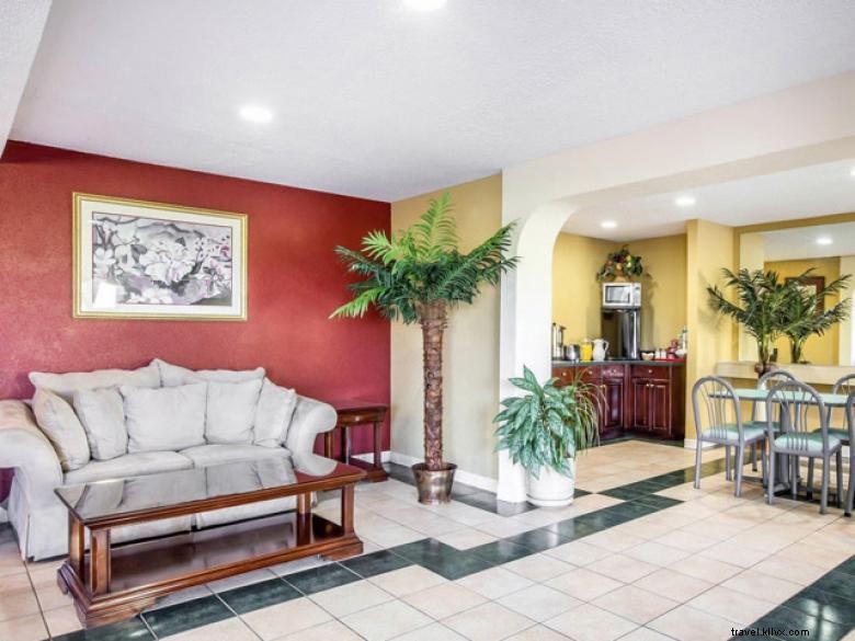 Econo Lodge Union City – Affordable Comfort & Convenience