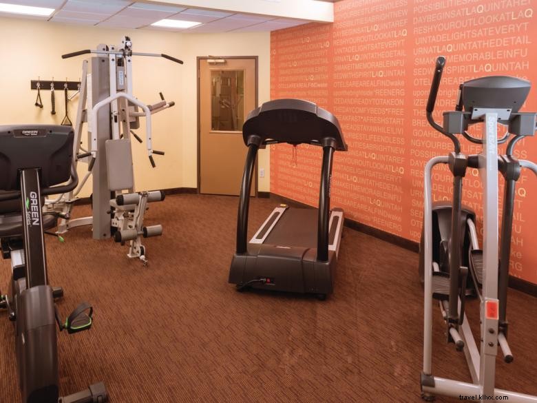 La Quinta Inn & Suites Atlanta: Premium Comfort Near Ballpark & Galleria