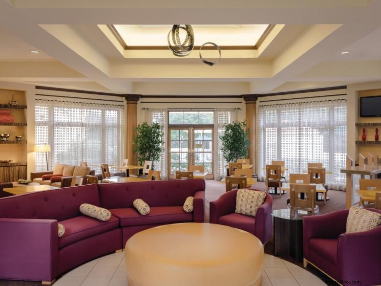 La Quinta Inn & Suites Atlanta: Premium Comfort Near Ballpark & Galleria