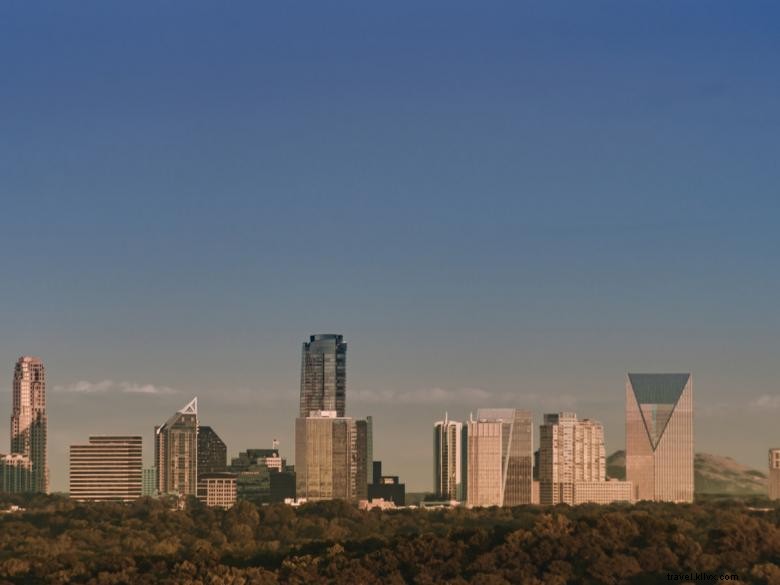 La Quinta Inn & Suites Atlanta: Premium Comfort Near Ballpark & Galleria