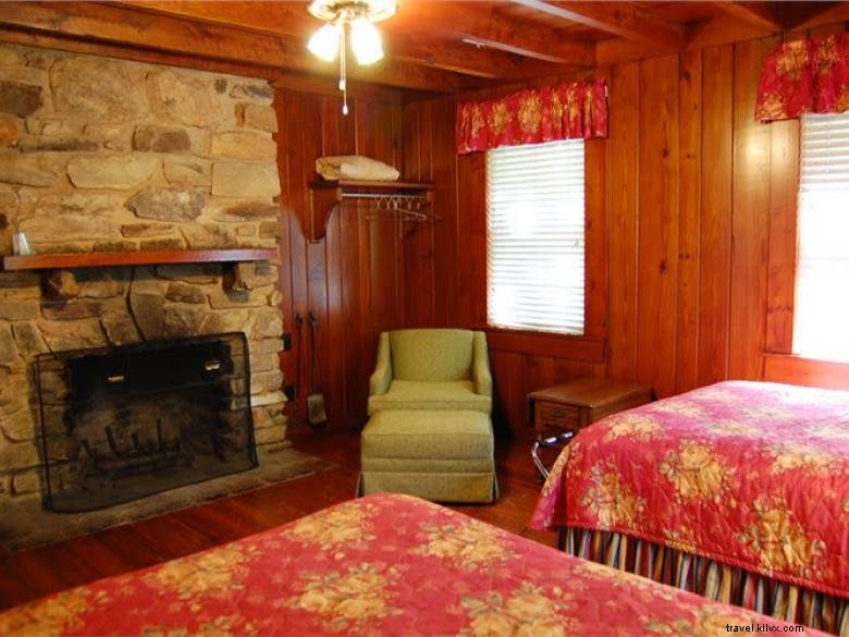 Explore F.D. Roosevelt State Park: Scenic Hiking, Birdwatching & Lakeside Cottages