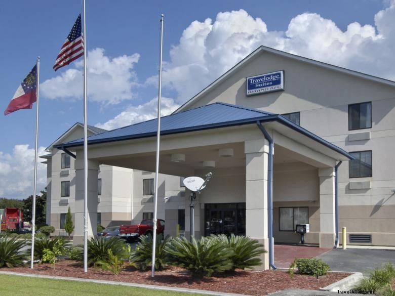 Travelodge Suites by Wyndham – Comfortable & Convenient Savannah Pooler Stay