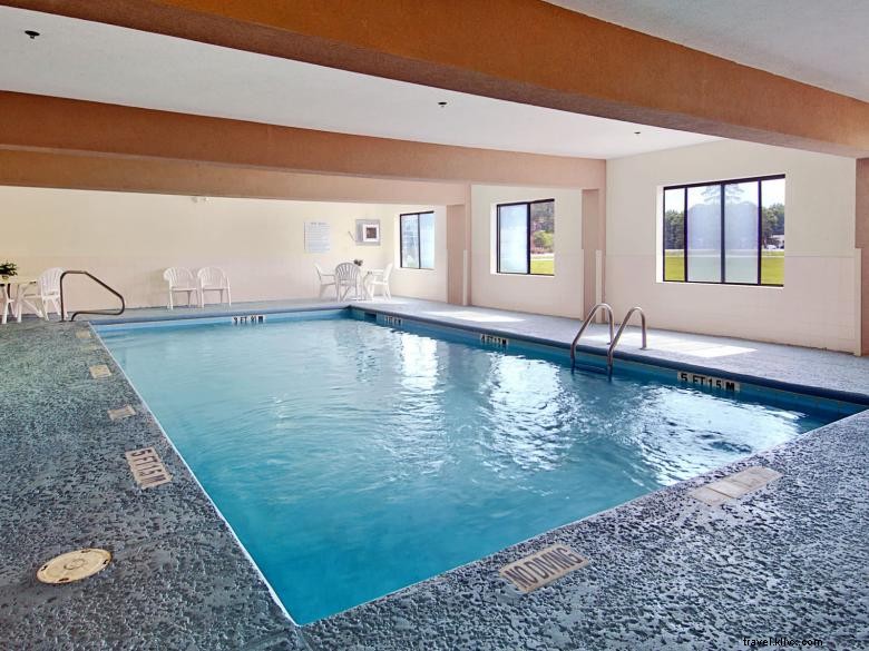 Travelodge Suites by Wyndham – Comfortable & Convenient Savannah Pooler Stay