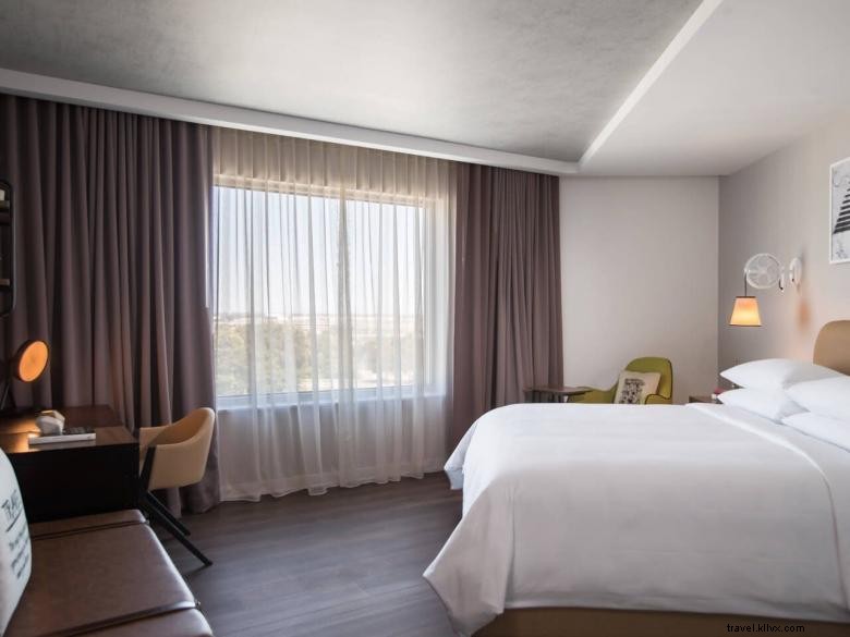 Renaissance Atlanta Airport Gateway – Luxury Comfort Near the Airport