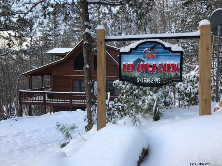 Red Apple Cabin – Cozy Blue Ridge Getaway