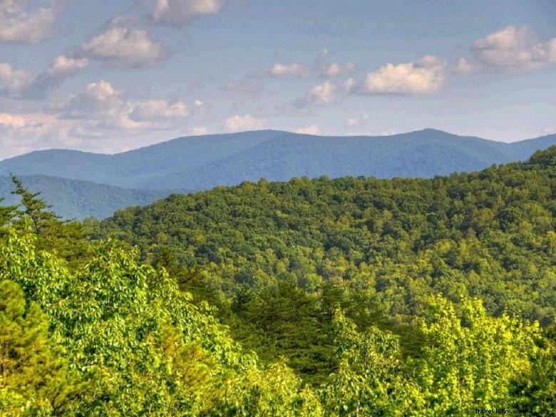 Red Apple Cabin – Cozy Blue Ridge Getaway