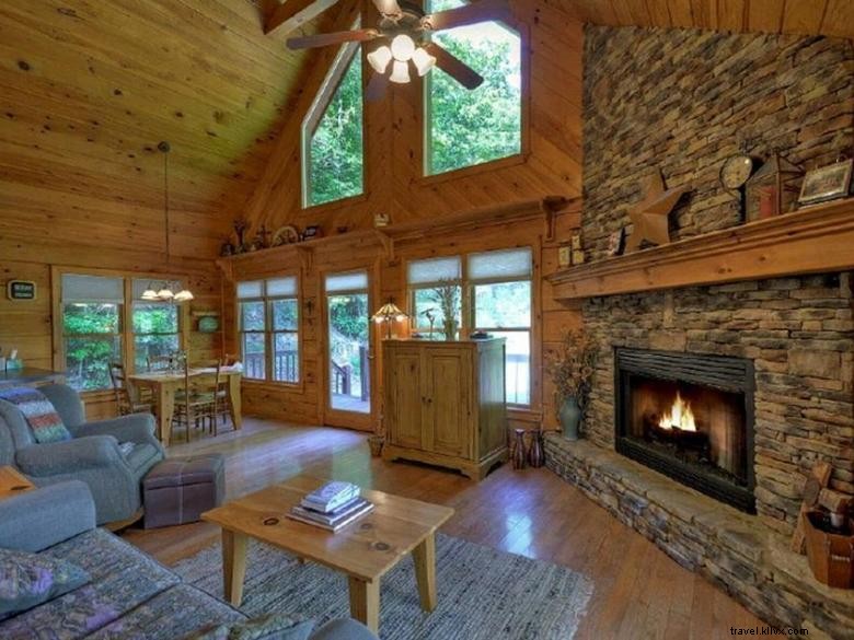 Red Apple Cabin – Cozy Blue Ridge Getaway