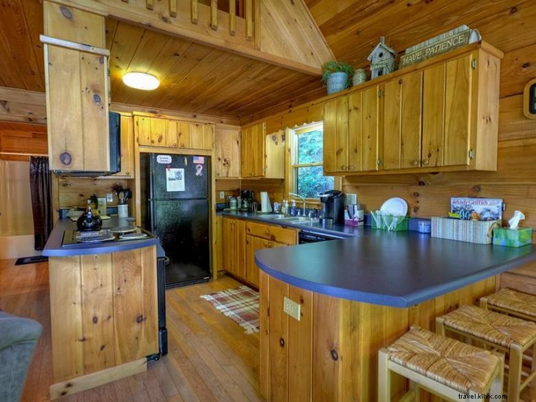Red Apple Cabin – Cozy Blue Ridge Getaway