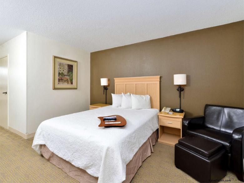 Experience Comfort & Convenience at Jameson Inn Brunswick