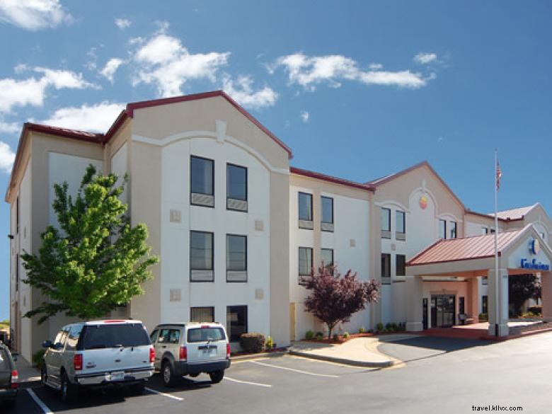 Comfort Inn & Suites – Relaxing Comfort & Convenient Stay in Stone Mountain