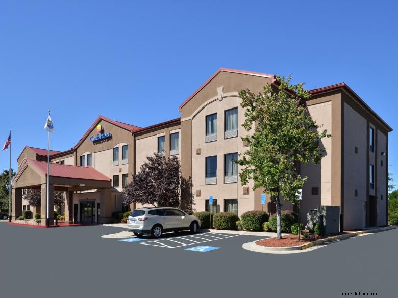 Comfort Inn & Suites – Relaxing Comfort & Convenient Stay in Stone Mountain