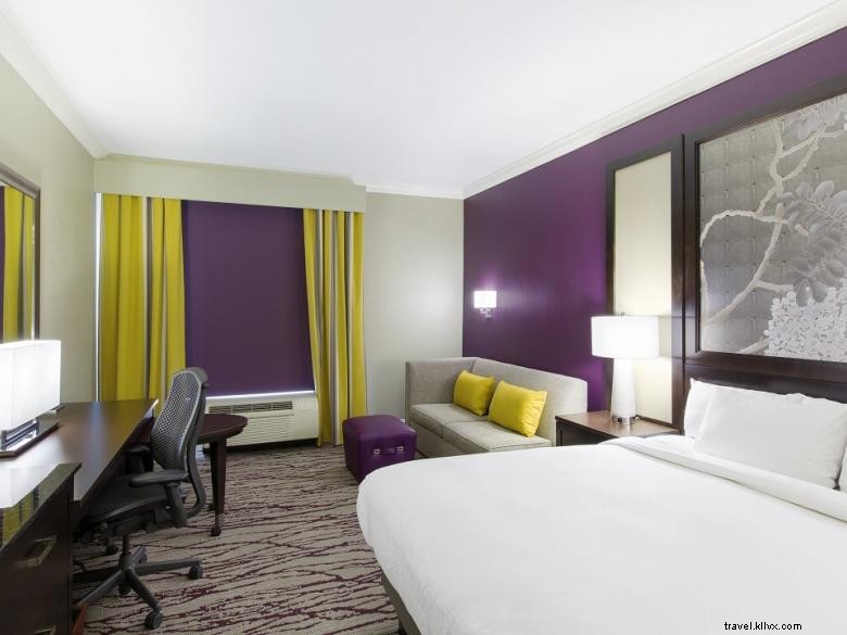 DoubleTree by Hilton Savannah – Historic District Luxury Stay