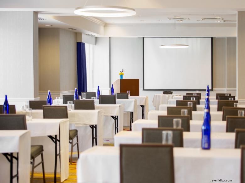 DoubleTree by Hilton Savannah – Historic District Luxury Stay