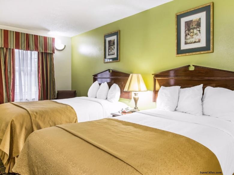 Experience Comfort at Quality Inn Eastman – Your Premier Stay