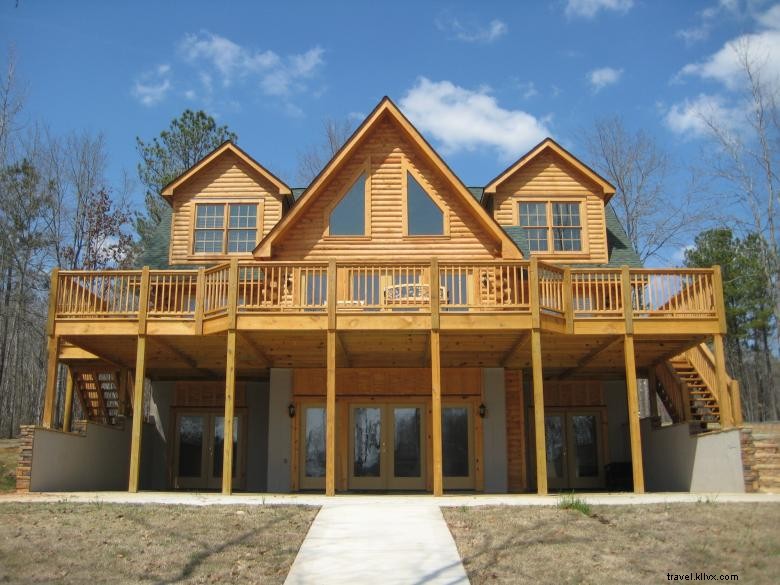 Explore Bennett Cove: Quiet, Private 300-Unit Community in the Historic Heartland