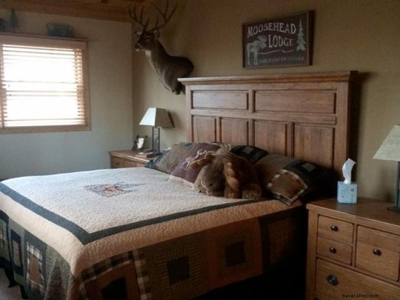 Big Buck Cabin – Rustic Luxury in the Northeast Georgia Mountains