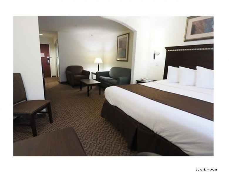 Country Inn & Suites by Radisson – Premium Comfort in Canton, GA