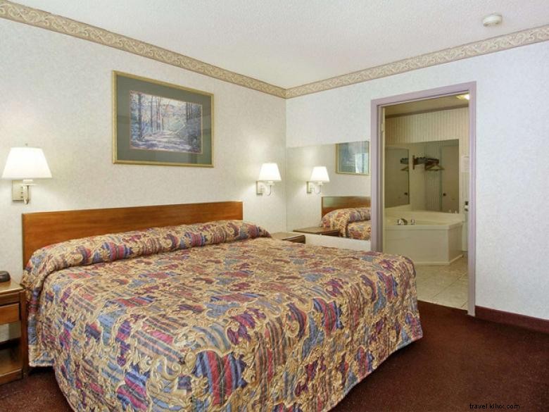 Days Inn by Wyndham – Comfortable Stay in Cartersville, GA