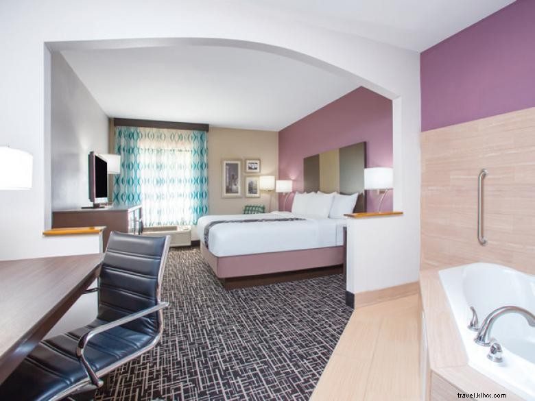 La Quinta Inn & Suites – Snellville, Near Stone Mountain