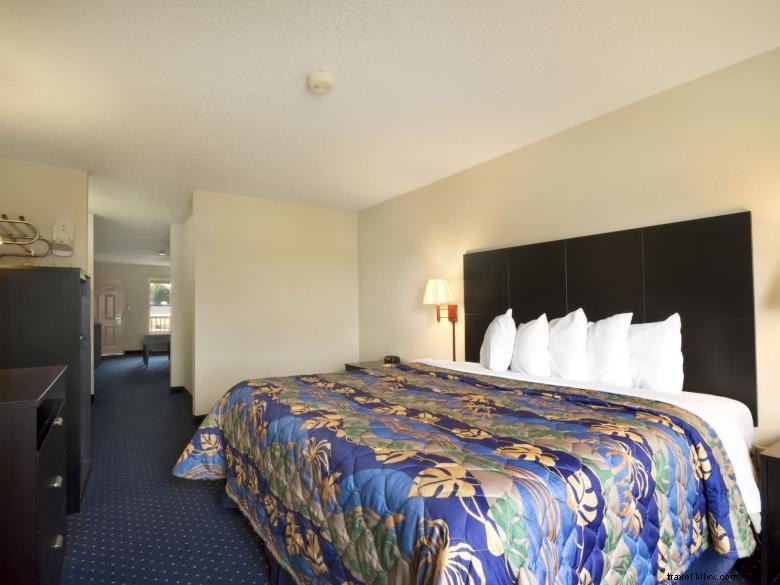 Days Inn by Wyndham Alma – Comfortable & Convenient Stay