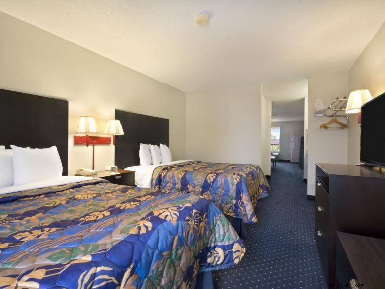 Days Inn by Wyndham Alma – Comfortable & Convenient Stay