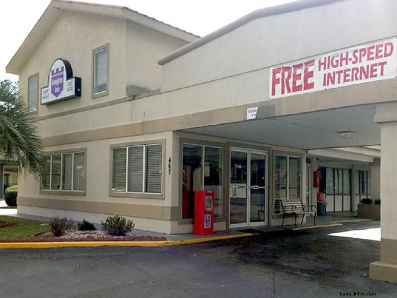 Knights Inn – Comfortable Stay in Statesboro